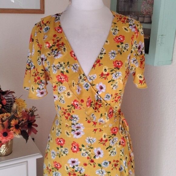 Speechless Wrap Front Floral Midi Dress - Picture 2 of 12